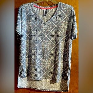 ❤️women’s size large❤️a lovely soft cute pajama 🌺top by Jaclyn Intimates❤️🌺